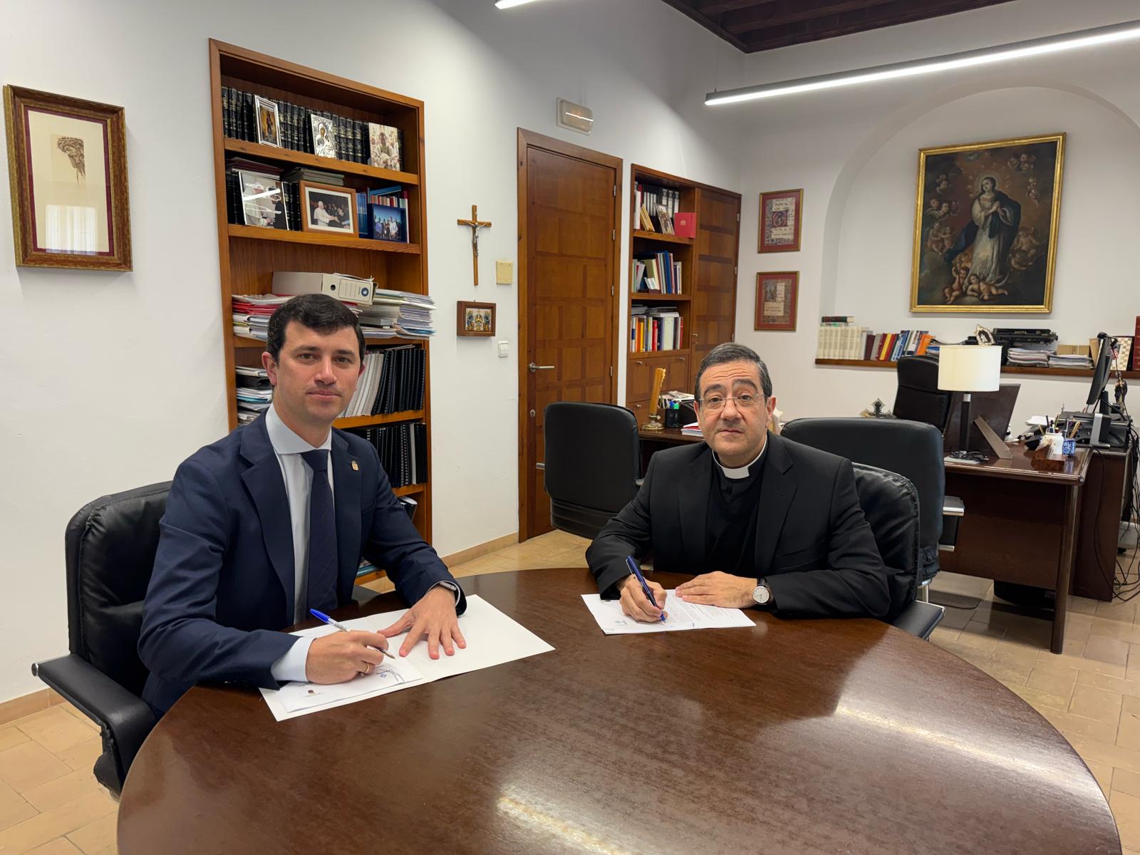 CONVENIO ARCHIDIÓCESIS SEVILLA AYUNTAMIENTO CONSTANTINA ERMITA YEDRA