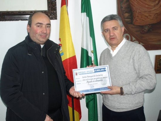 Ayuda Ayuntamiento Constantina a Alimentos Cáritas enero 2015