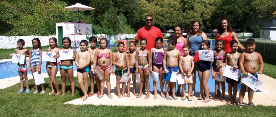 Curso natación entrtega diplomas Constantina 2016-7