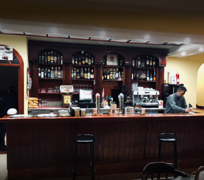 REPOSTERIA CASINO LABRADORES 2 CONSTANTINA