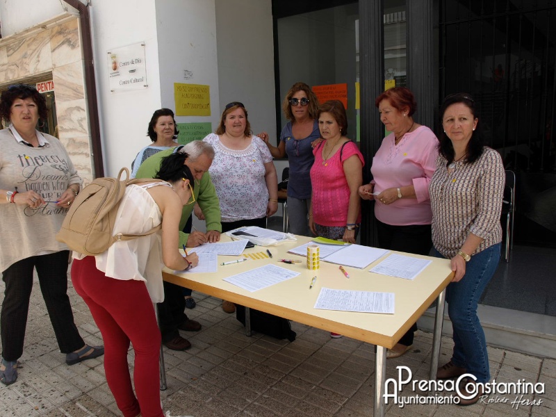 Asociacion FibroRoble recogida firmas_Constantina 2015-1 (2)