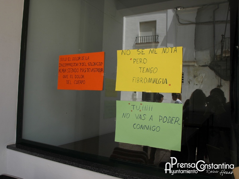 Asociacion FibroRoble recogida firmas_Constantina 2015-1 (3)