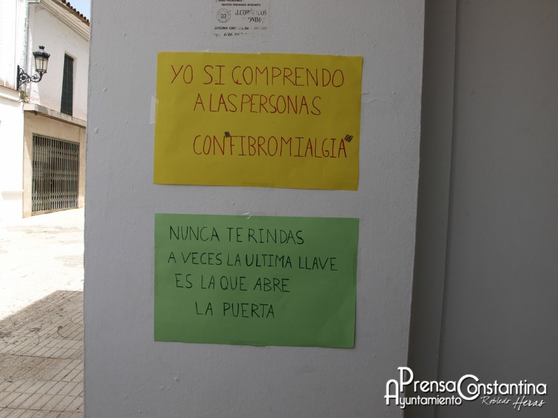 Asociacion FibroRoble recogida firmas_Constantina 2015-1 (4)