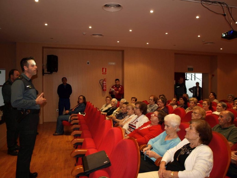 Charla Plan Mayor Seguridad Constanitna 2014 (4)