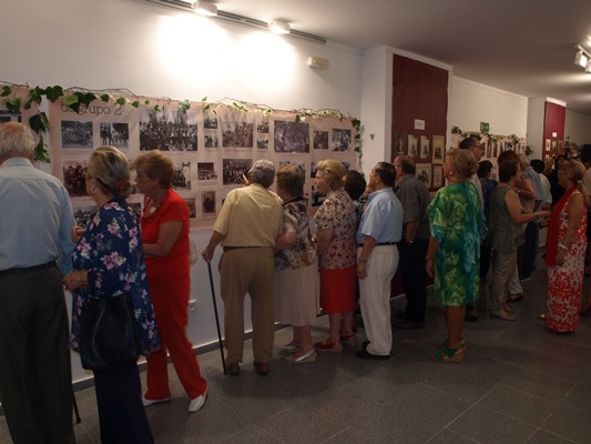 Exposicion de fotografias antiguas Ventana al ayer y III 1875 1975 Constantina agosto 2015