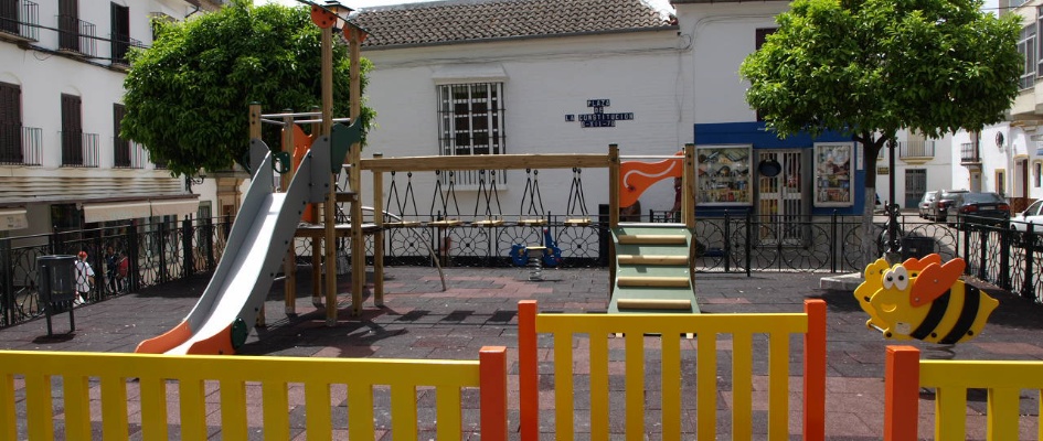 Parque_infantil_calle_Mesones_Constantina_2015-2.jpg