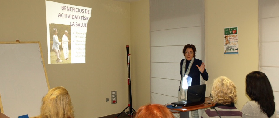 charla_ejercicio_salud_mujer_Constantina_2013.JPG